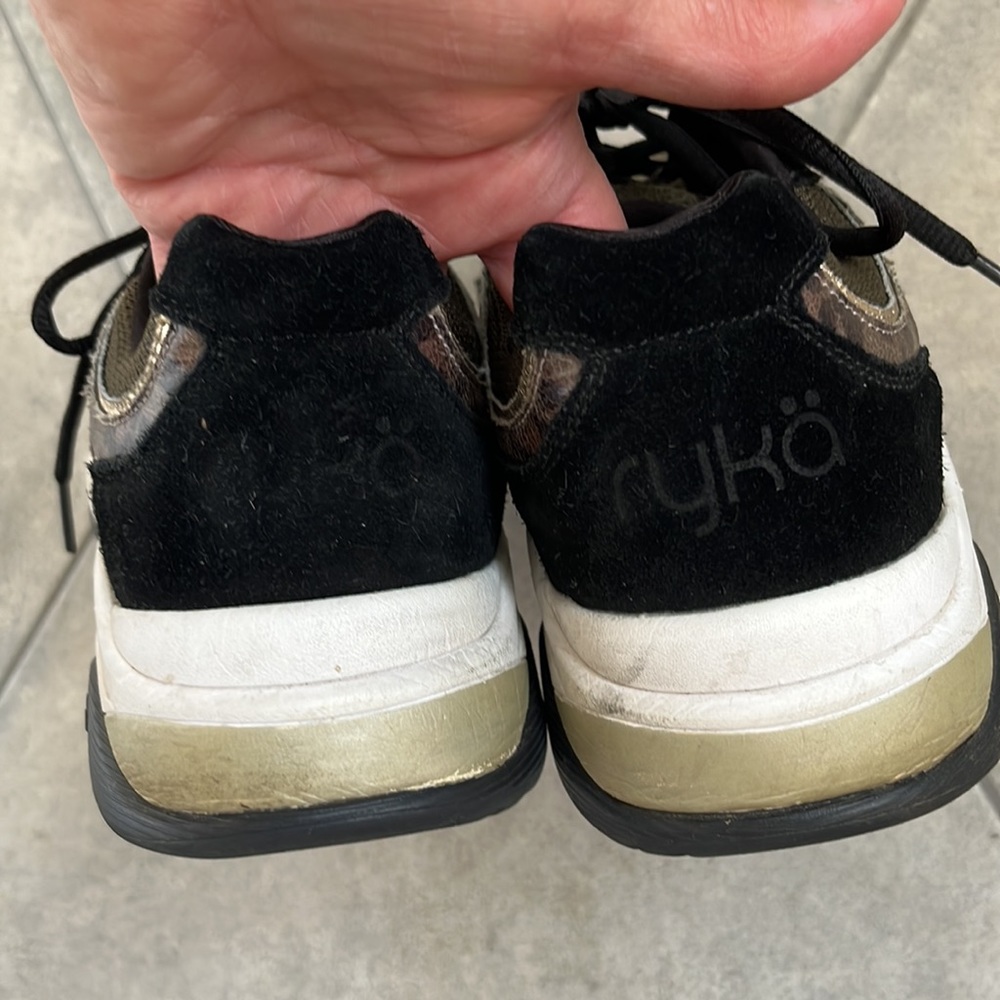 Ryka walking shoe 8.5 - Picture 3 of 11